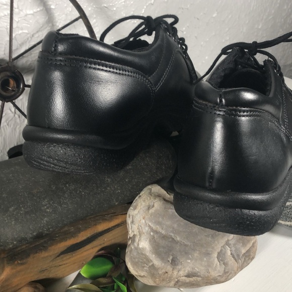 Magnum Women Non Slip Oil Resistant Lace Up Work Shoe Solid Black NWOT New Cond - Picture 14 of 16